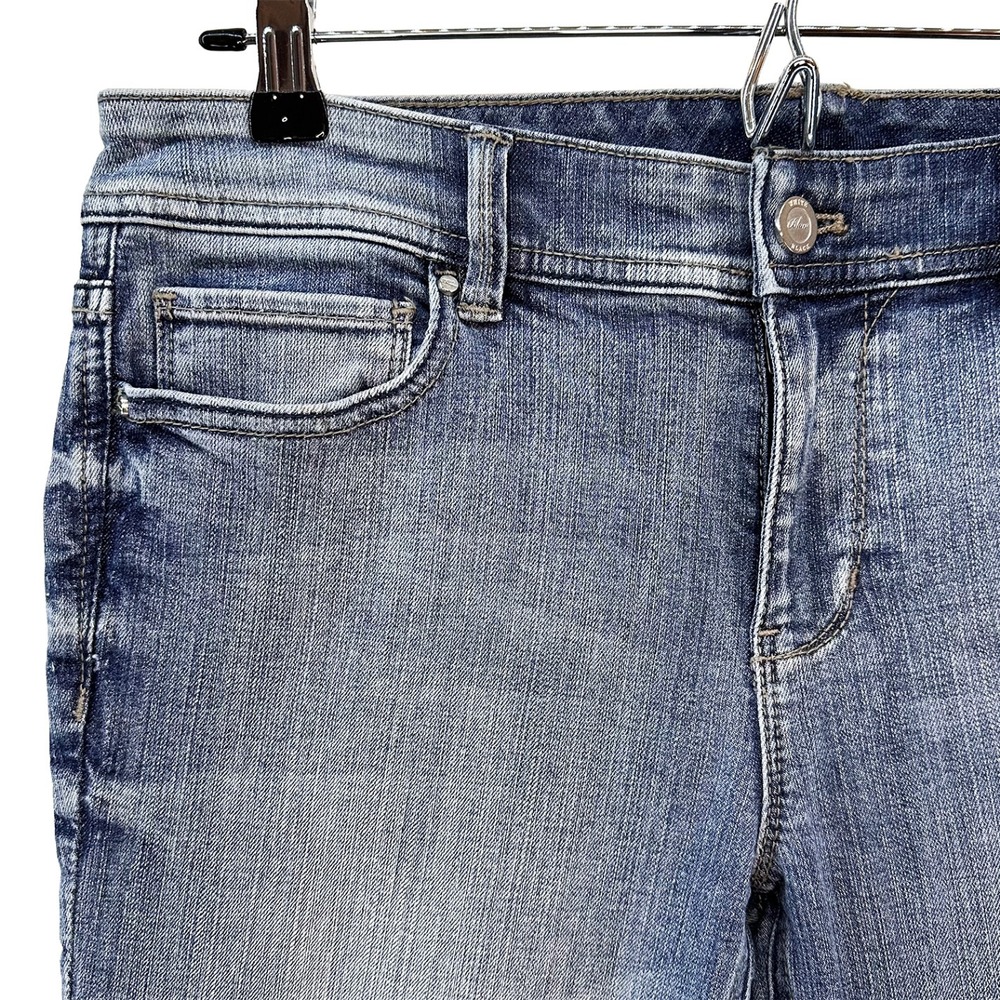 BLANC Women's Mid-rise Bootcut Jeans • 6 • light wash‎ blue - Picture 2 of 9